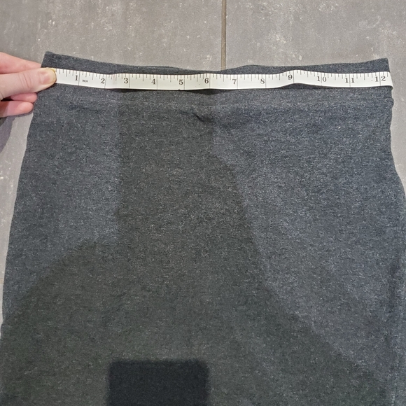 Grey pencil skirt - Picture 3 of 3
